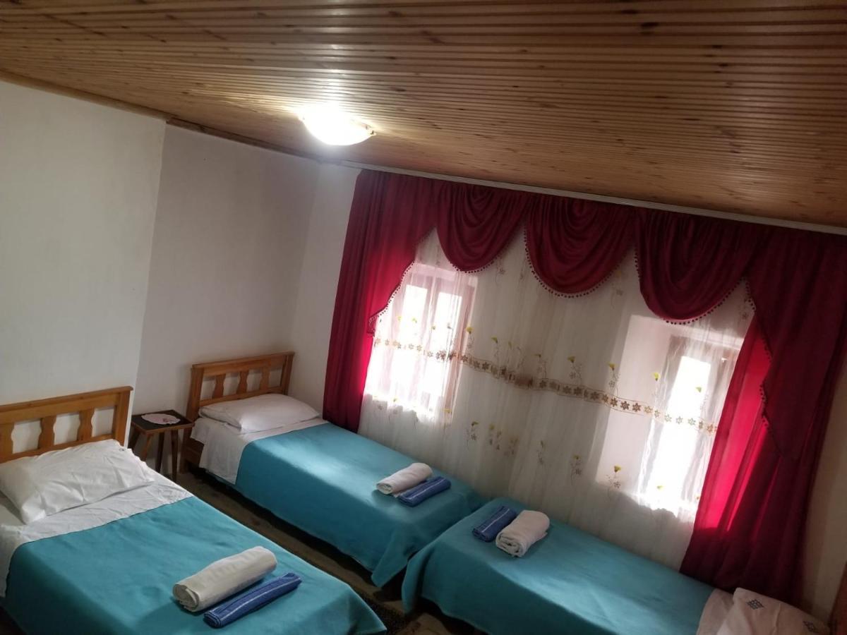 فندق Bujtina Carku ثيث المظهر الخارجي الصورة